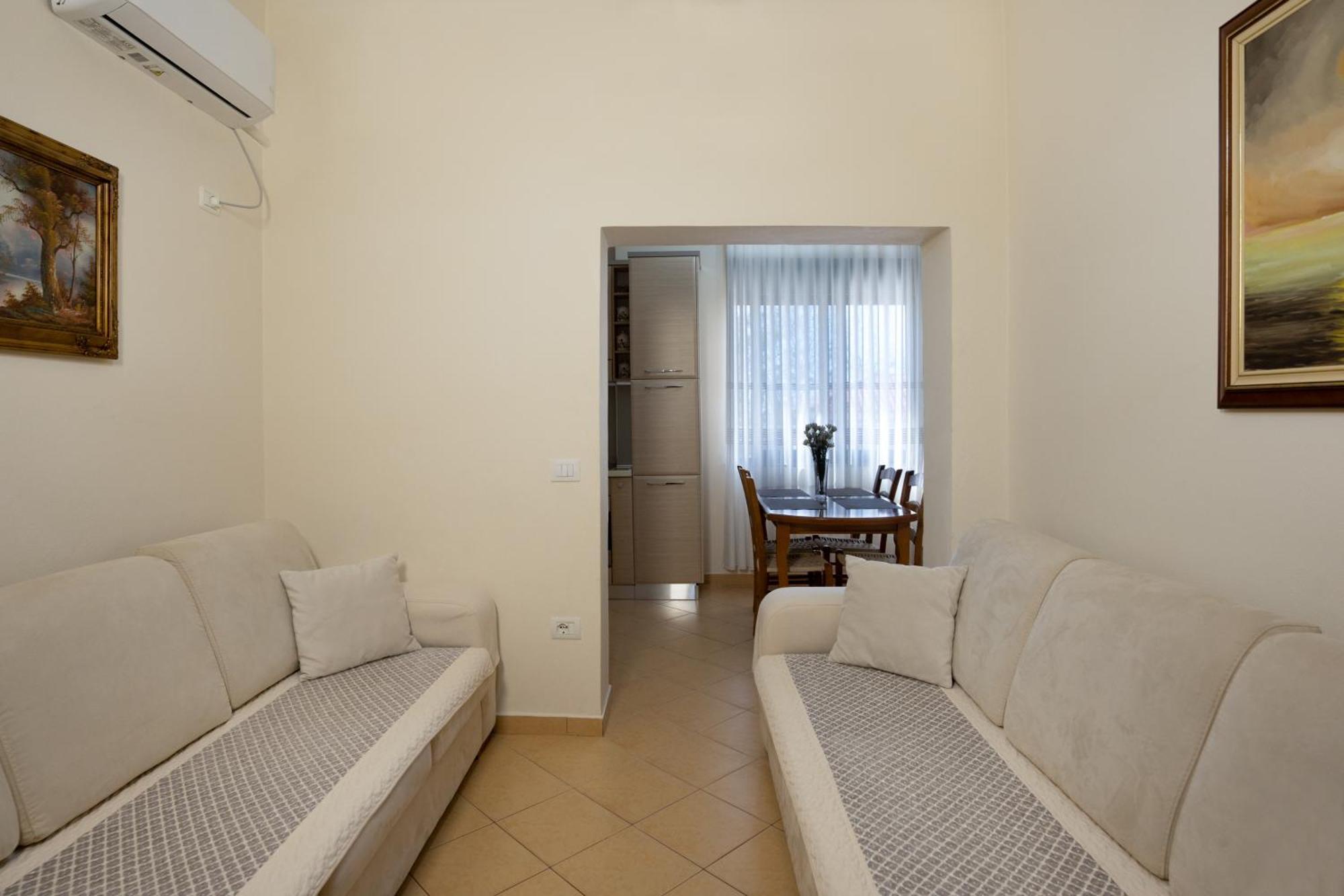 Sea Point Apartment *